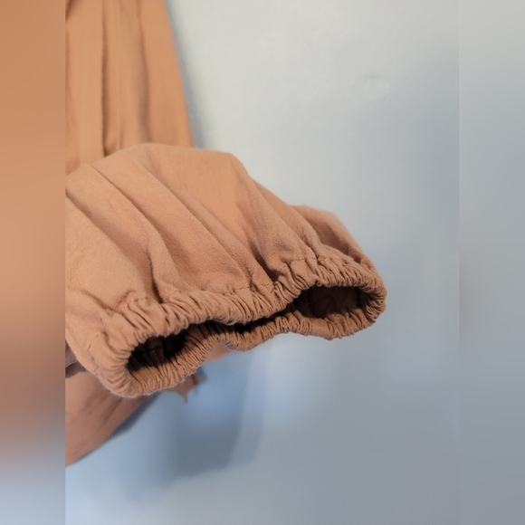 Future Collective Women's Long Sleeve Mock Neck Cross-Front Top Size XL Tan NWT - Picture 15 of 15